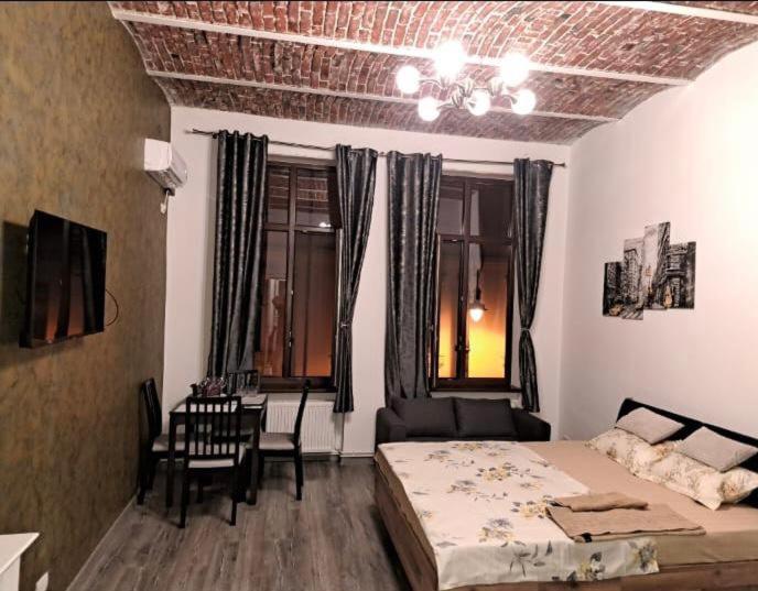 Bistro Centru Vechi Craiova Hotel ภายนอก รูปภาพ