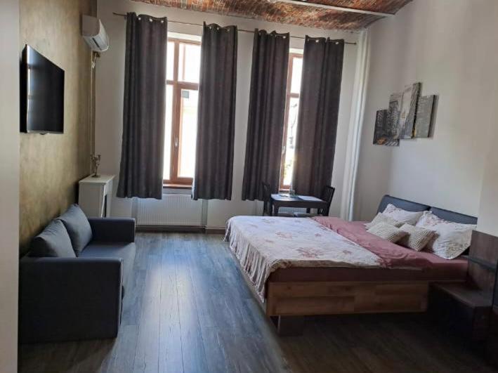 Bistro Centru Vechi Craiova Hotel ภายนอก รูปภาพ