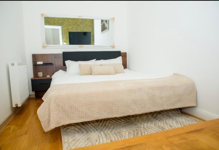 Bistro Centru Vechi Craiova Hotel ภายนอก รูปภาพ